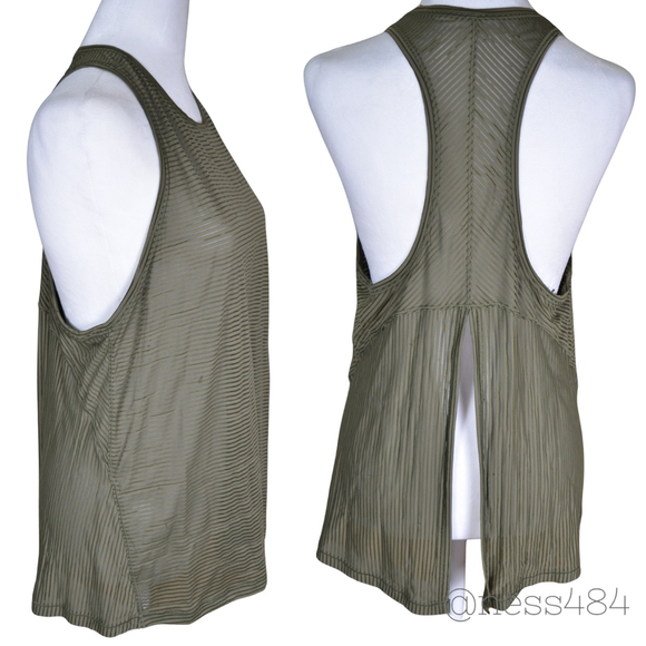 Women's Lululemon Tank Top Size M/L Green - Picture 2 of 7